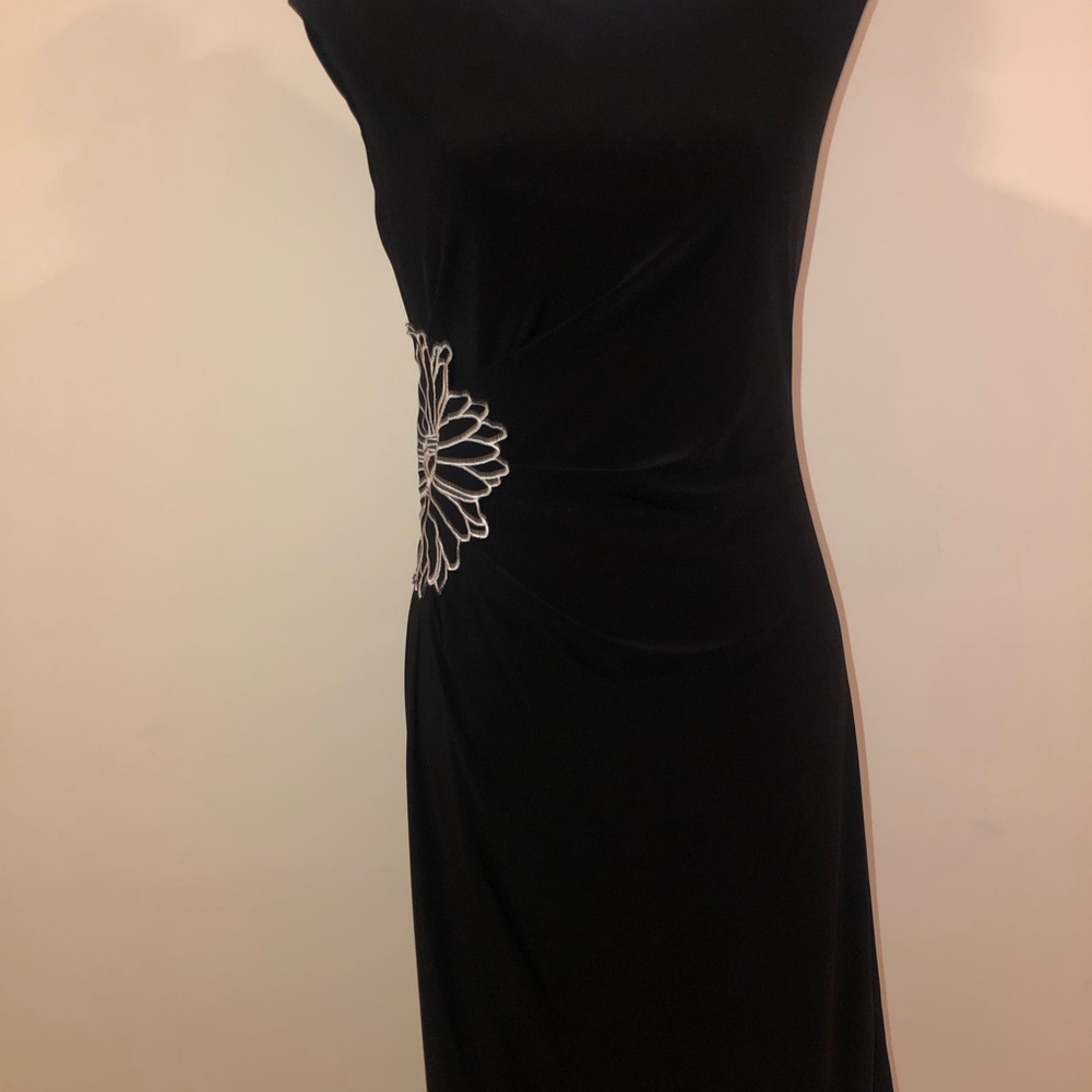 RONNI NICOLE SZ.6 Black dress‎ 💐 - Picture 3 of 11